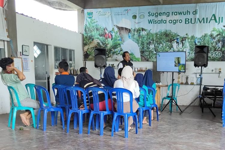 Petani Milenial Perlu Bekal Mengelola Pemasaran